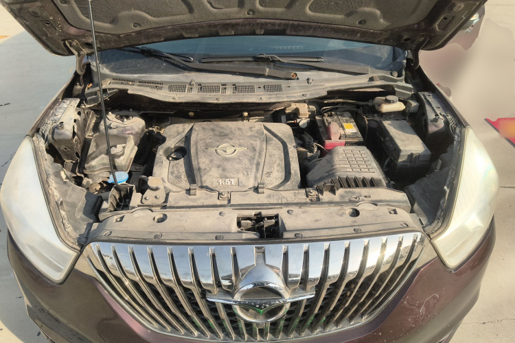 海马V70 2016款 1.5T 自动适·享型 7座机舱底盘24