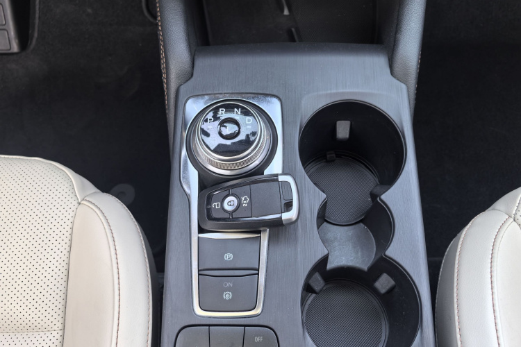 福特 福克斯 2021款 三厢 EcoBoost 180 自动锋潮型局部细节18