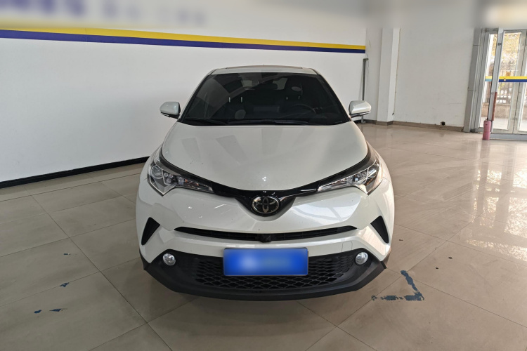 丰田C-HR 2020款 2.0L 领先版车身外观2
