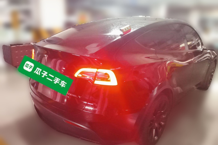特斯拉 Model Y 2021款 标准续航后驱版车身外观7
