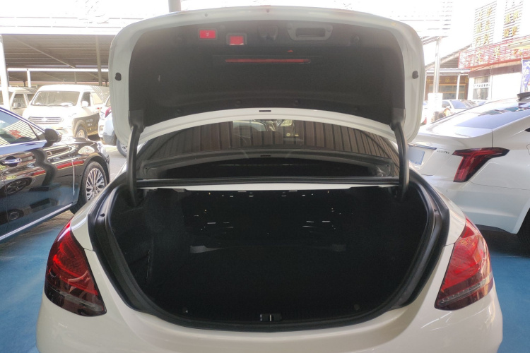 奔驰C级 2021款 C 260 L 运动版局部细节23