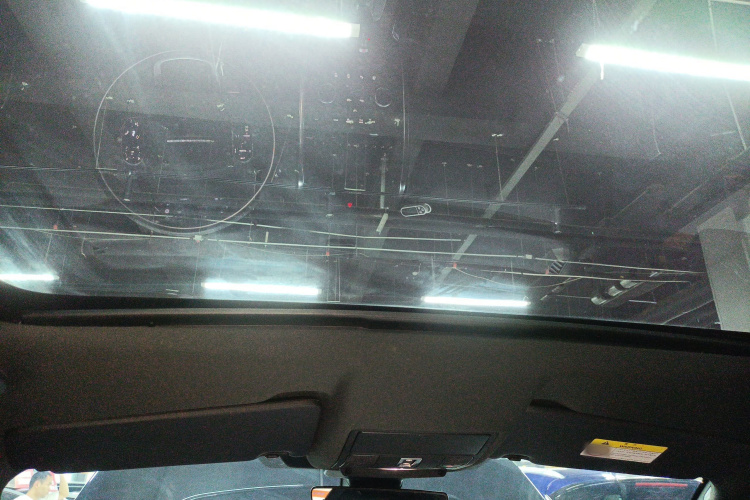 路虎 发现运动版 2020款 249PS R-Dynamic 性能科技版 7座局部细节22