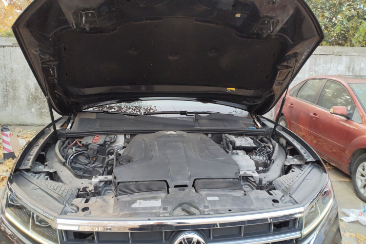 大众 途锐 2019款 2.0TSI 锐翼版 国V机舱底盘24