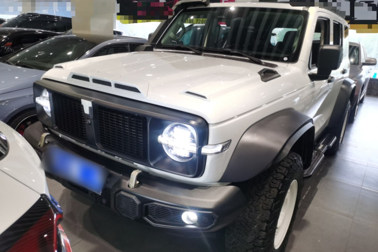 坦克300 2023款 2.0T 铁骑02车身外观2