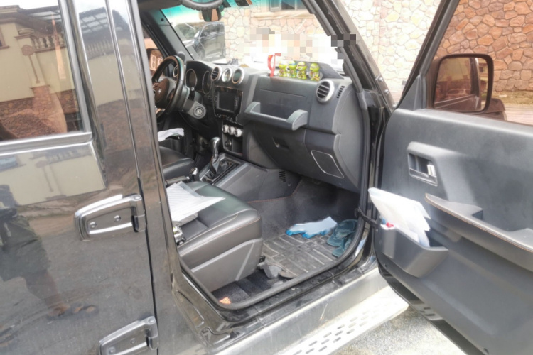 北京BJ40 2017款 40L 2.3T 自动四驱环塔冠军版局部细节9005