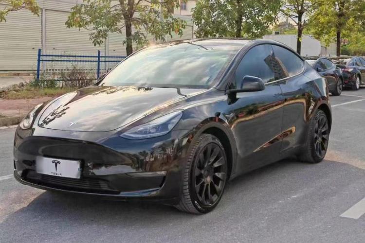 特斯拉 Model Y 2022款 改款 后轮驱动版车身外观1