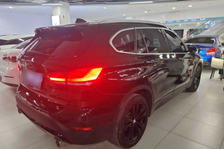 宝马X1 2020款 sDrive20Li 时尚型车身外观6005