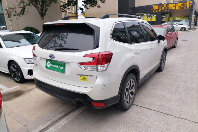 斯巴鲁 森林人 2020款 2.0i 豪华版车身外观7