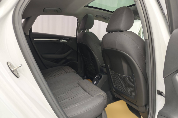 奥迪A3 2017款 Limousine 40 TFSI 运动型中控内饰7005