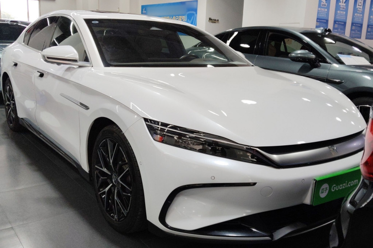 比亚迪 汉 2022款 EV 创世版 610KM四驱尊享型车身外观3