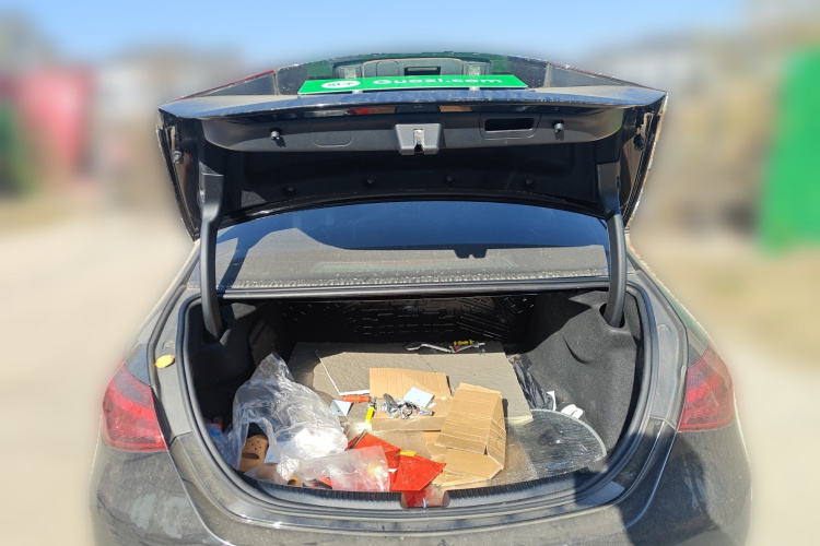 奔驰C级 2023款 C 260 L 运动版中控内饰23