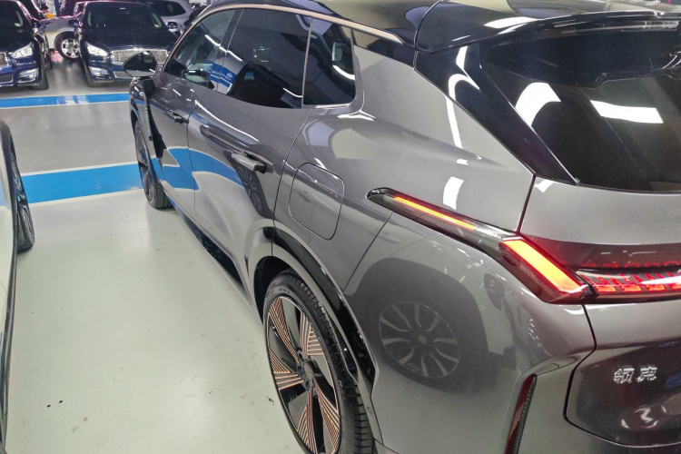 领克08 EM-P 2023款 220km 时间限量版车身外观6003