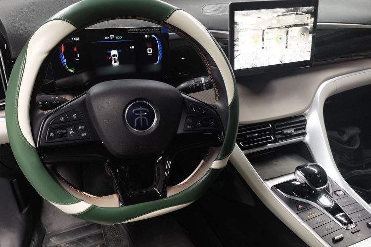 比亚迪 宋Pro新能源 2023款 冠军版 DM-i 71KM领航型中控内饰12