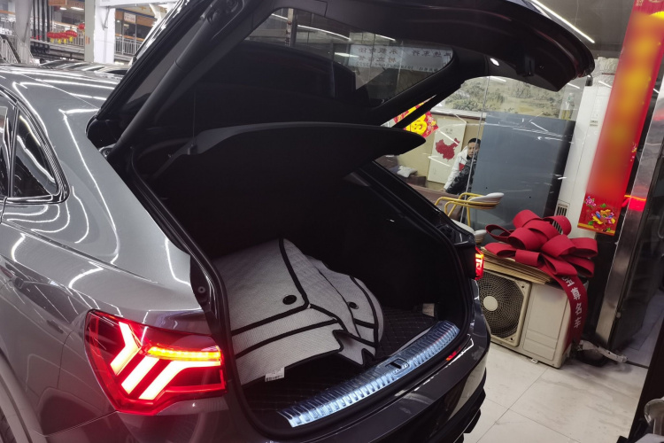 奥迪Q3 Sportback 2021款 40 TFSI 进享人生版机舱底盘23