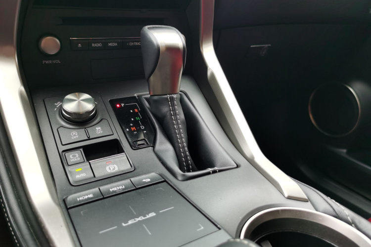 雷克萨斯NX 2018款 200 前驱 锋行版 国VI局部细节18