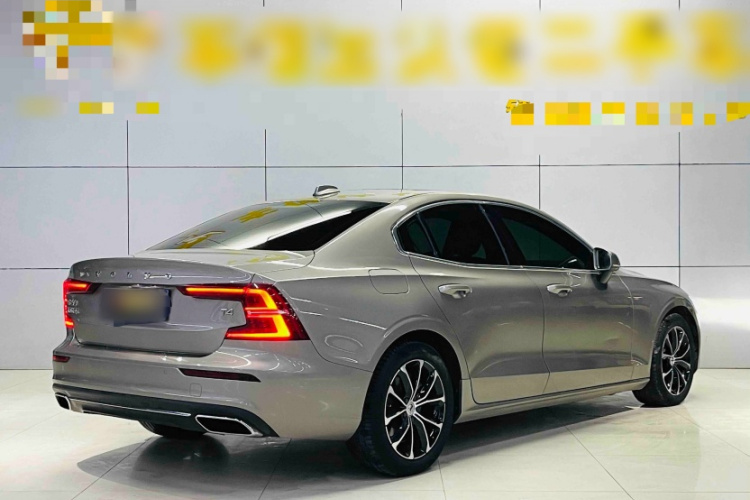 沃尔沃S60 2021款 T4 智逸豪华版车身外观6005