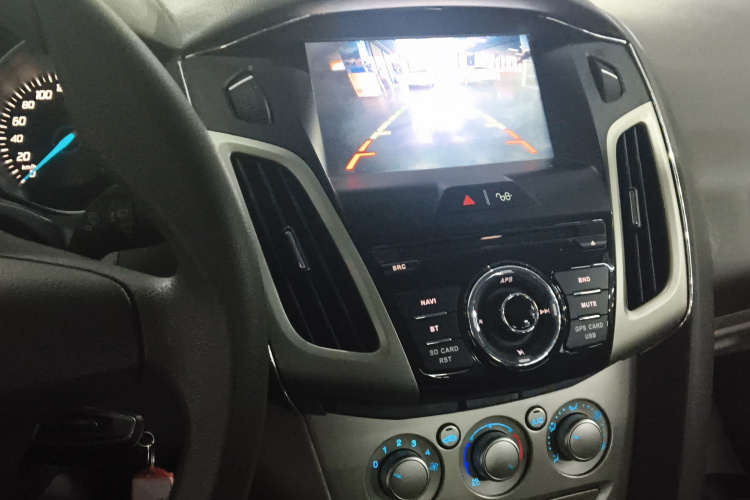 福特 福克斯 2012款 三厢 1.6L 自动舒适型局部细节16