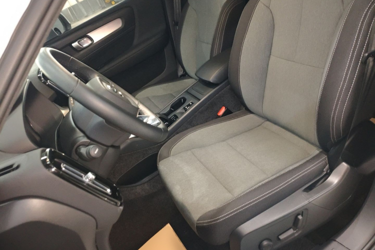 沃尔沃XC40 2023款 B3 智行时尚版局部细节19