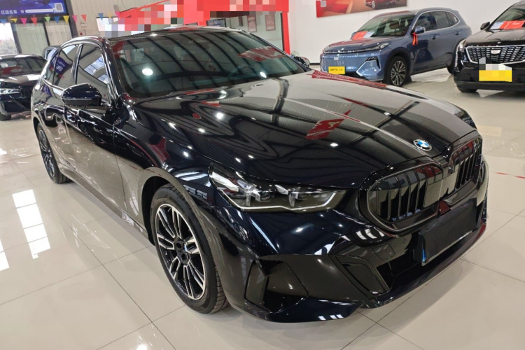 宝马5系 2026款 530Li 领先型 M运动套装车身外观6002