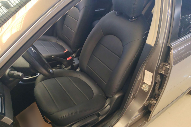 日产 轩逸 2016款 经典 1.6XE 手动领先版中控内饰19