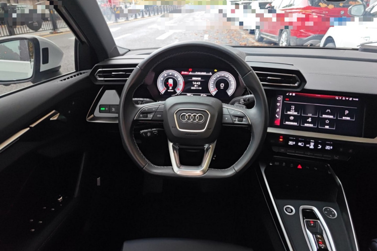 奥迪A3 2025款 Sportback 35TFSI 飞驰尊享型 +豪华臻选包中控内饰13