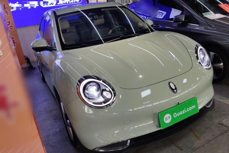 欧拉好猫 2023款 401km标准续航 尊荣型 磷酸铁锂车身外观3