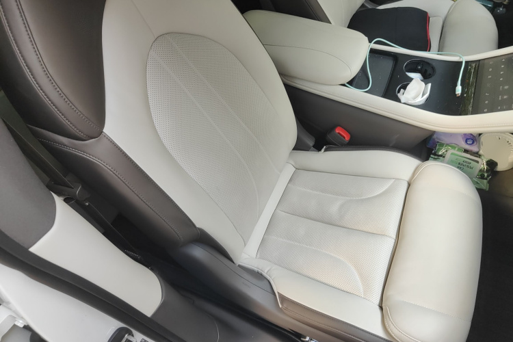 智己汽车 智己LS7 2023款 100kWh Lux后驱版局部细节41