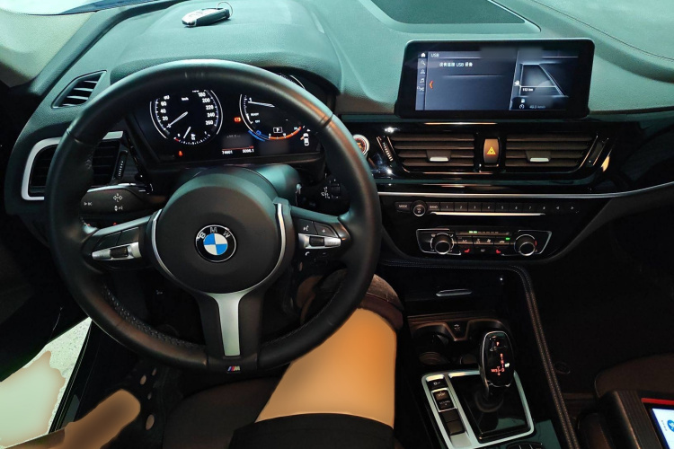 宝马1系 2021款 120i M运动曜夜版中控内饰7002