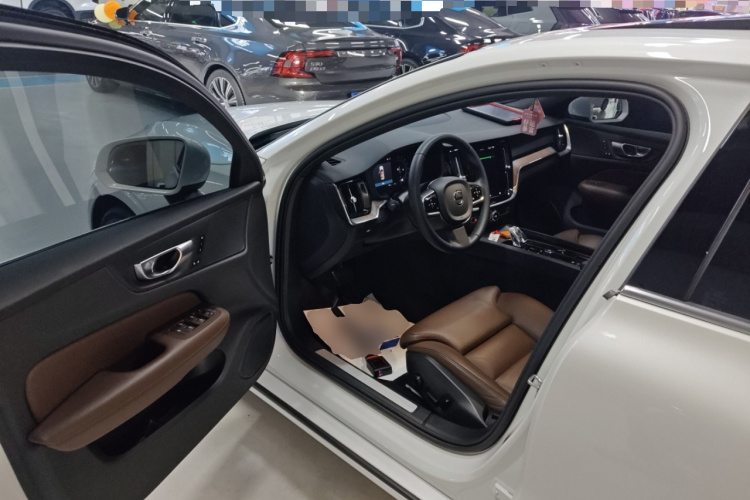 沃尔沃S60 2024款 B4 智远豪华版中控内饰20