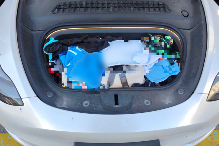 特斯拉 Model Y 2023款 长续航全轮驱动版局部细节24