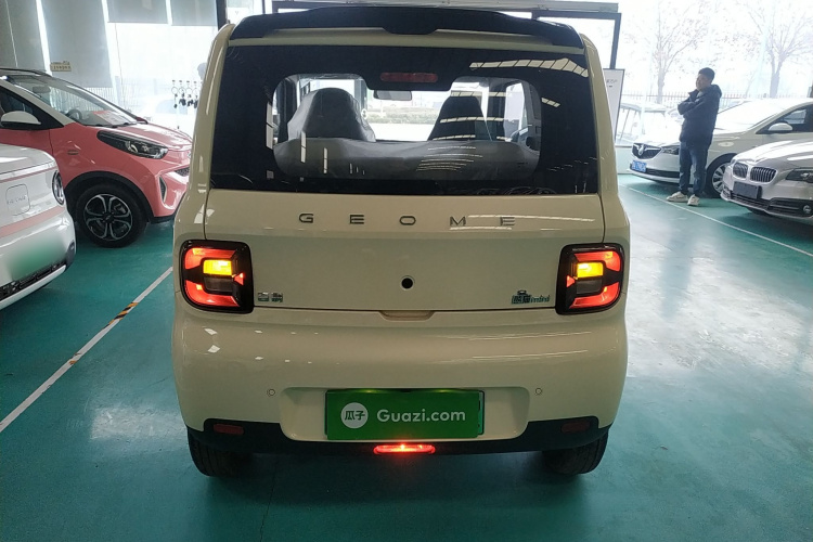 吉利银河 熊猫 2025款 210km 元气熊车身外观6