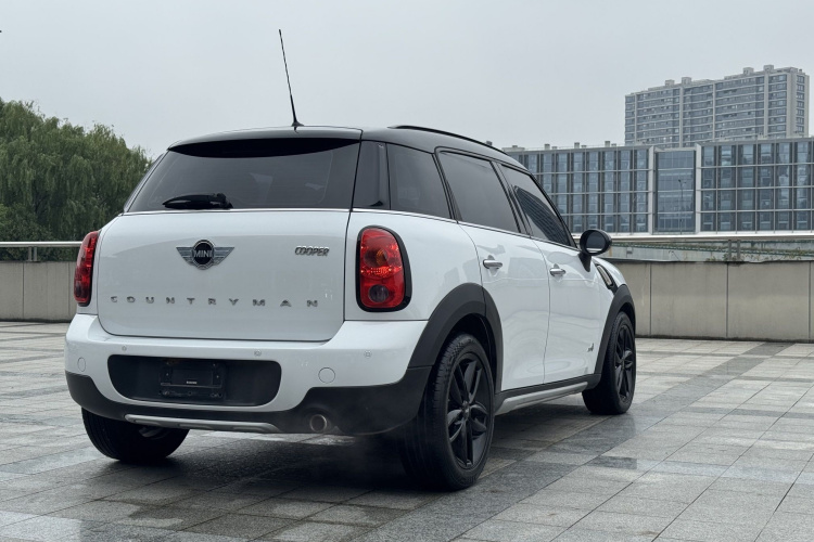 MINI Countryman 2016款 1.6T COOPER ALL4 Fun装备控车身外观6006