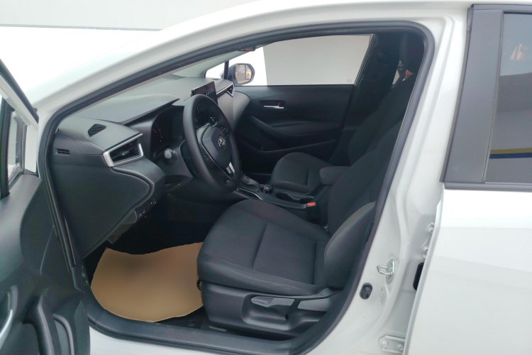 丰田 雷凌 2023款 智能电混双擎 1.8L 领先版中控内饰19