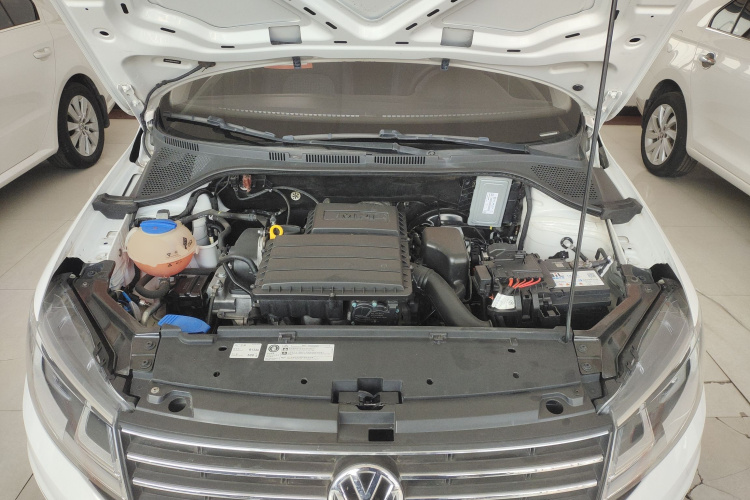 大众 桑塔纳 2016款 1.6L 手动舒适版机舱底盘24