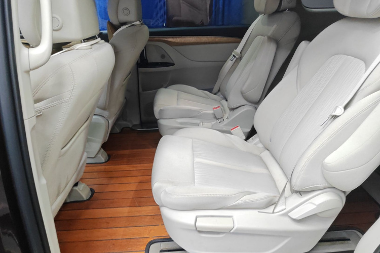 别克GL8 2017款 ES 28T 舒适型 国V中控内饰21