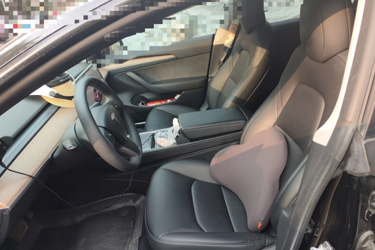 特斯拉 Model 3 2022款 后轮驱动版中控内饰19
