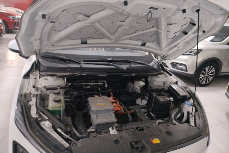 五菱汽车 五菱E5 2024款 410km 标准版机舱底盘24