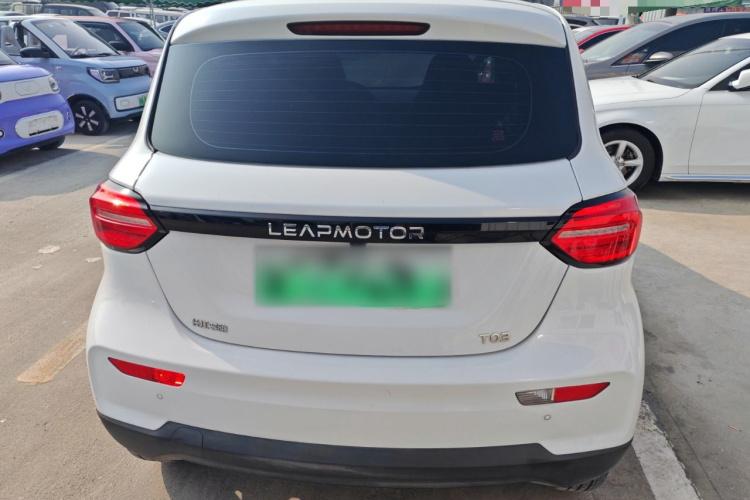 零跑汽车 零跑T03 2021款 400舒享版车身外观6