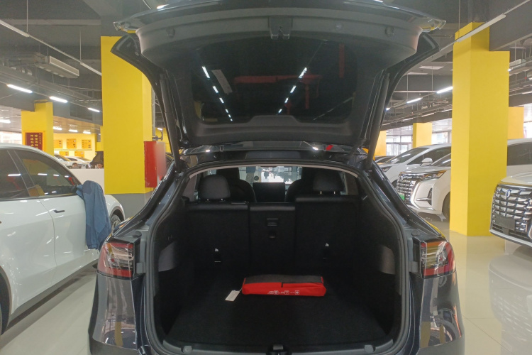 特斯拉 Model Y 2024款 长续航全轮驱动版局部细节23