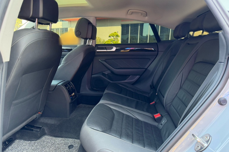 一汽-大众CC 2021款 380TSI 夺目版中控内饰7012