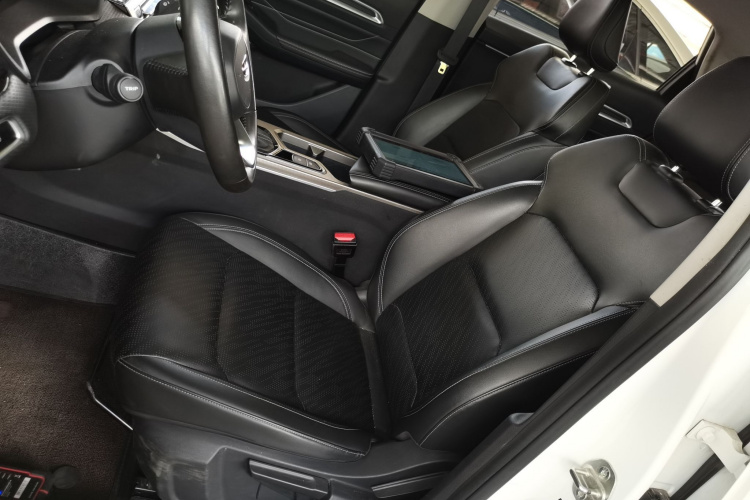 吉利汽车 帝豪 2022款 第4代 1.5L CVT尊贵型局部细节19