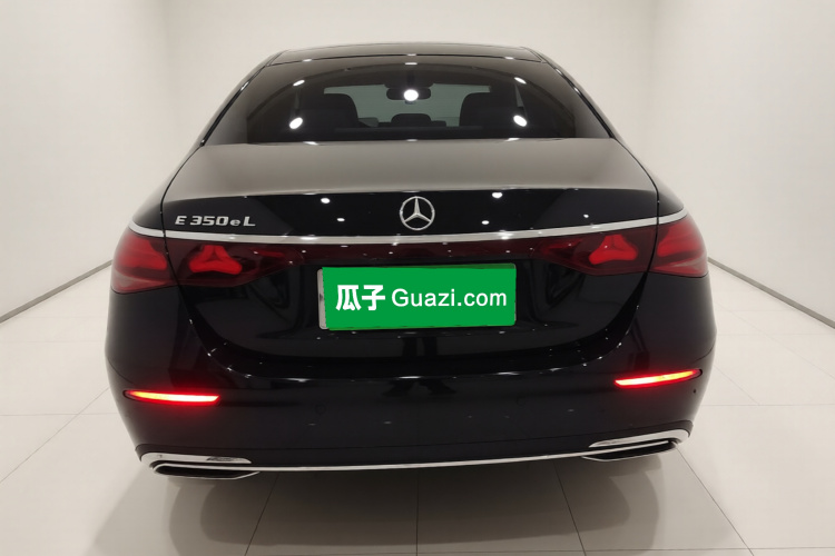 奔驰E级新能源 2024款 E 350 e L 插电式混合动力轿车车身外观6