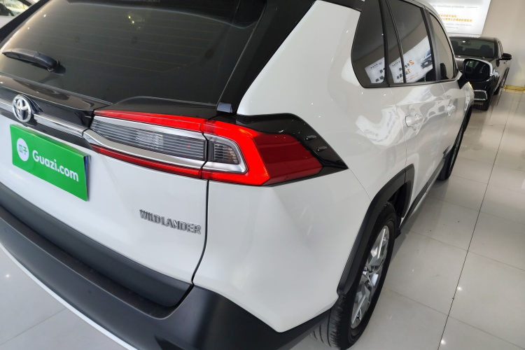 丰田 威兰达 2021款 2.0L CVT两驱豪华版车身外观9