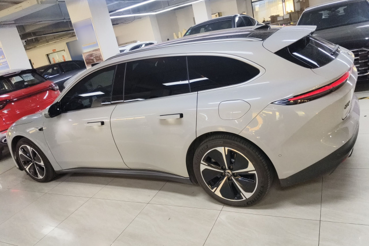 蔚来ET5T 2023款 75kWh Touring车身外观4