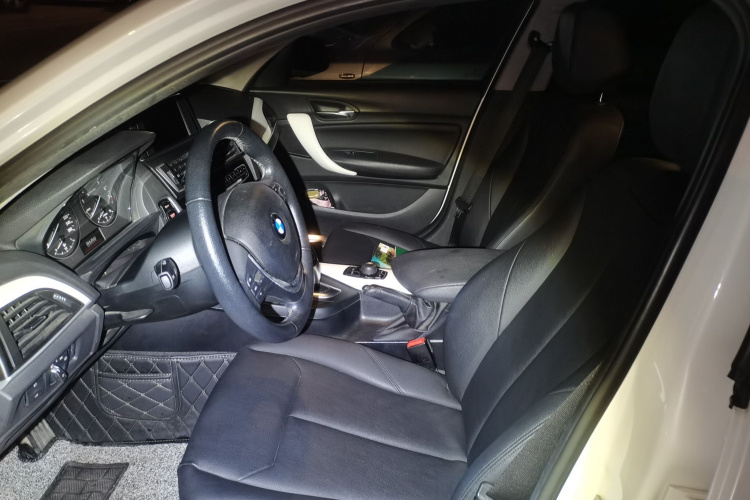 宝马1系(进口) 2016款 118i 都市设计套装中控内饰19