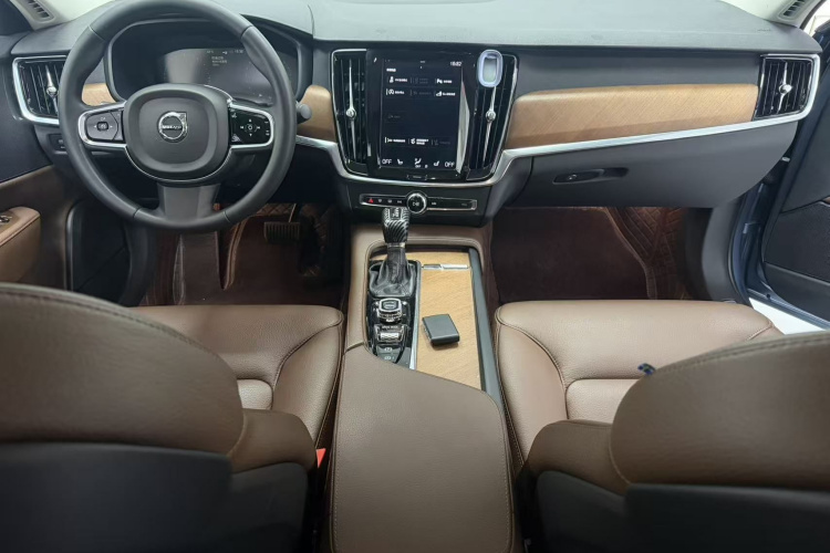 沃尔沃S90 2020款 T5 智逸豪华版中控内饰7001