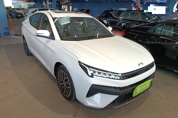 江淮汽车 江淮A5 PLUS 2023款 1.5T 自动豪华型车身外观3