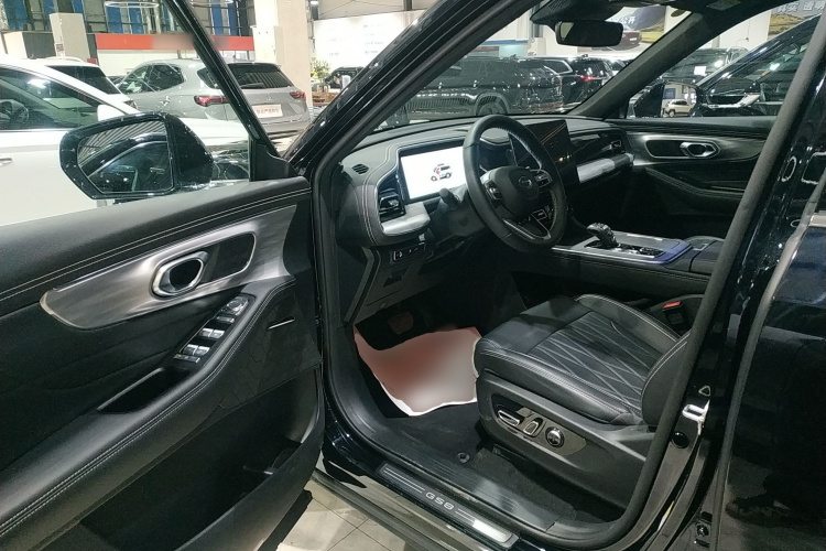 广汽传祺 传祺GS8 2025款 领航系列 2.0TGDI 四驱豪华版 5座中控内饰20