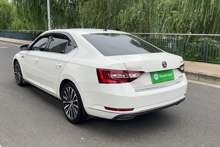 斯柯达 速派 2016款 TSI380 DSG尊行版车身外观6006