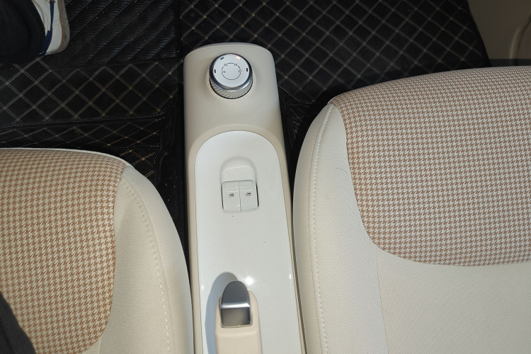 五菱汽车 宏光MINIEV 2024款 第三代 215km 青春版局部细节18